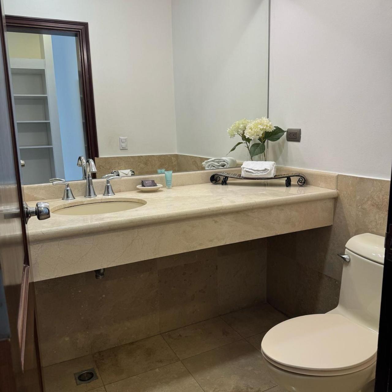 Hotel Diana Princess 산페드로술라 외부 사진